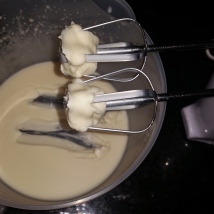 DIY moisturising body butter - step by step tutorial